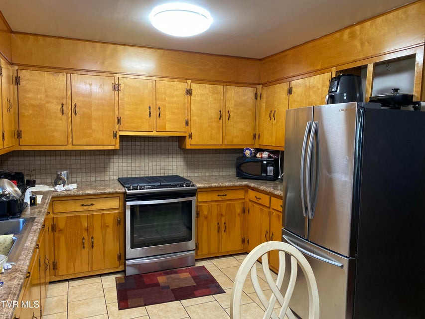 Photo #2: 400 Kaywood Avenue