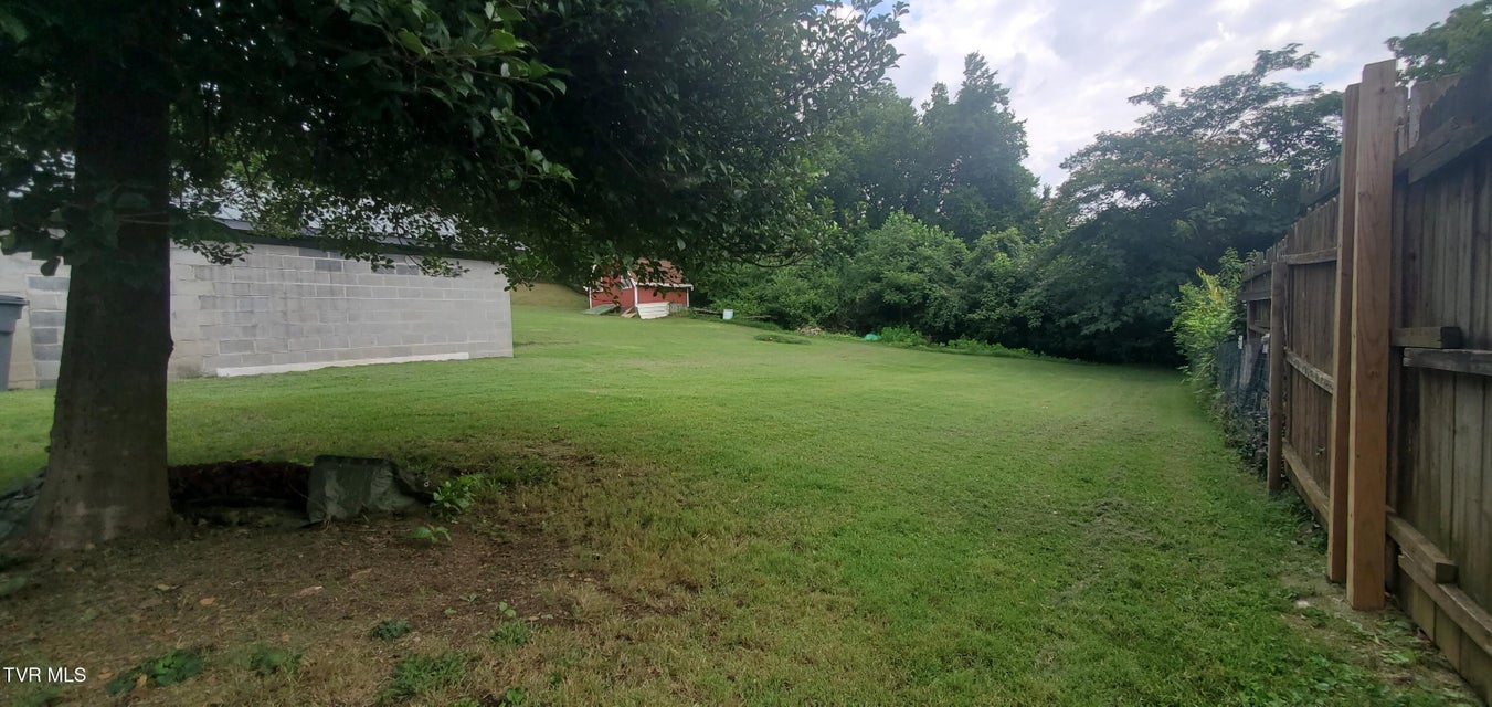 Photo #5: 400 Kaywood Avenue