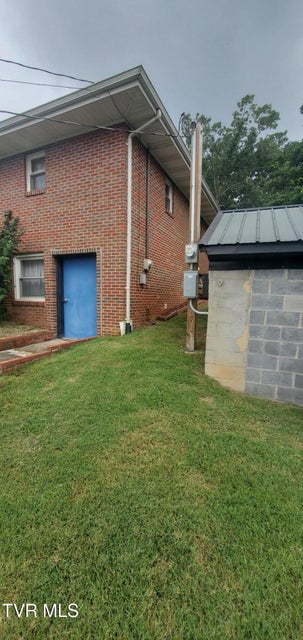 Photo #29: 400 Kaywood Avenue
