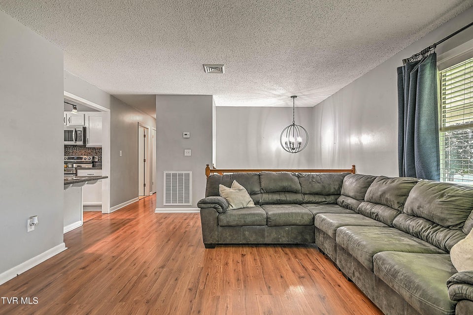 Photo #7: 10187 Oakwinds Circle