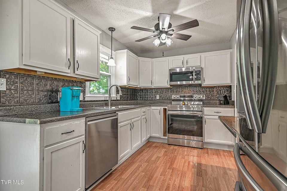 Photo #13: 10187 Oakwinds Circle