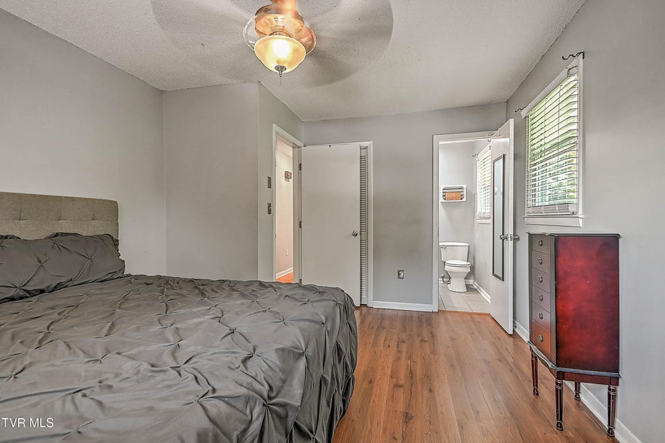 Photo #25: 10187 Oakwinds Circle