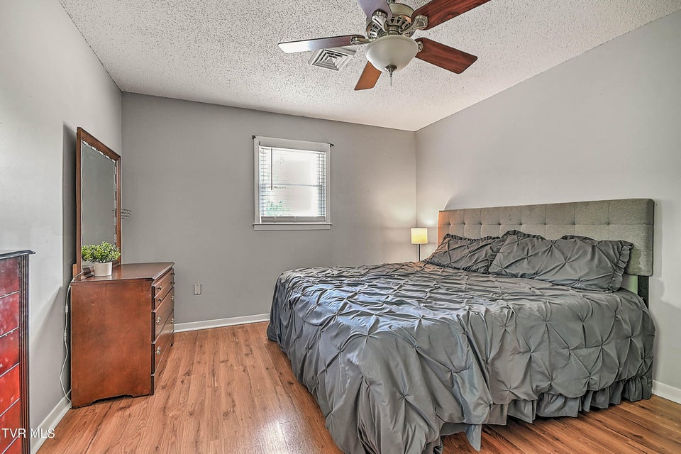 Photo #28: 10187 Oakwinds Circle