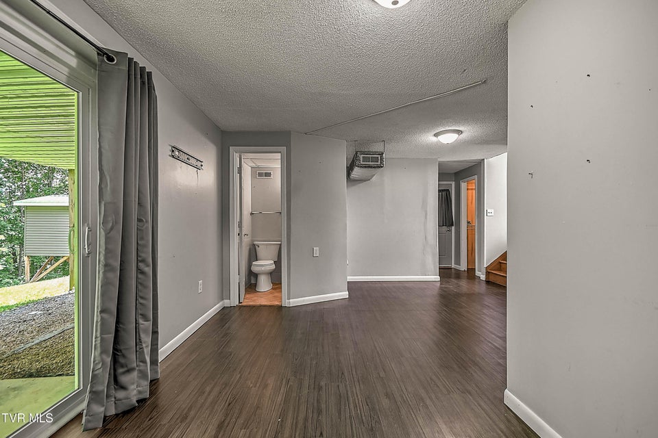 Photo #37: 10187 Oakwinds Circle