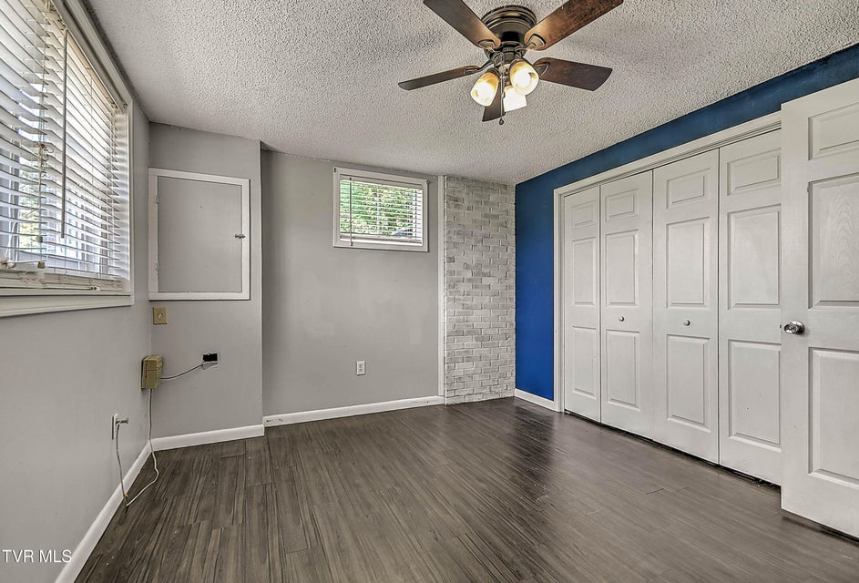 Photo #40: 10187 Oakwinds Circle