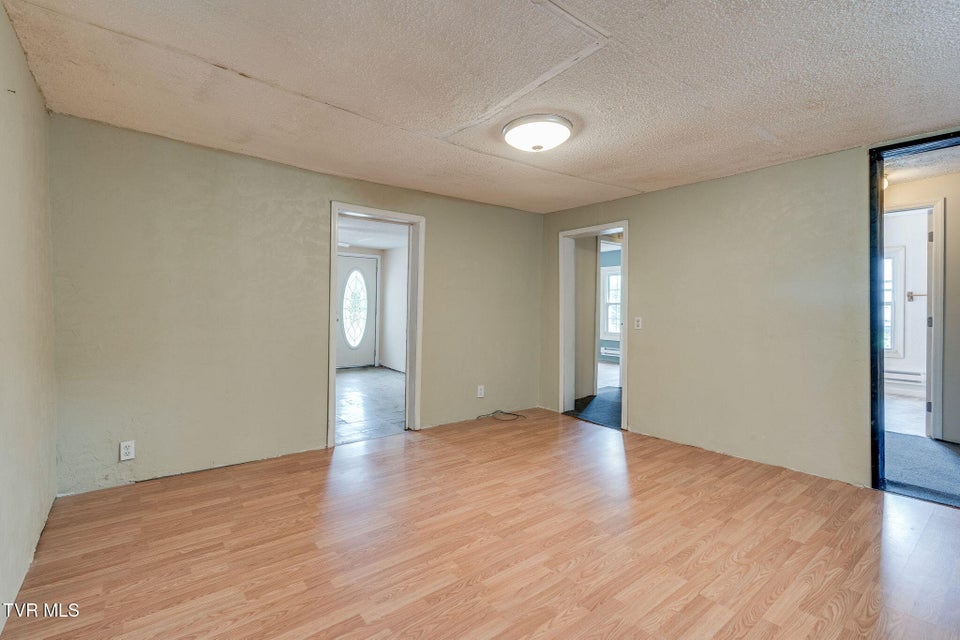 Photo #8: 950 Barker Street