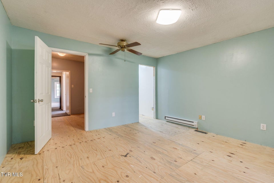Photo #17: 950 Barker Street