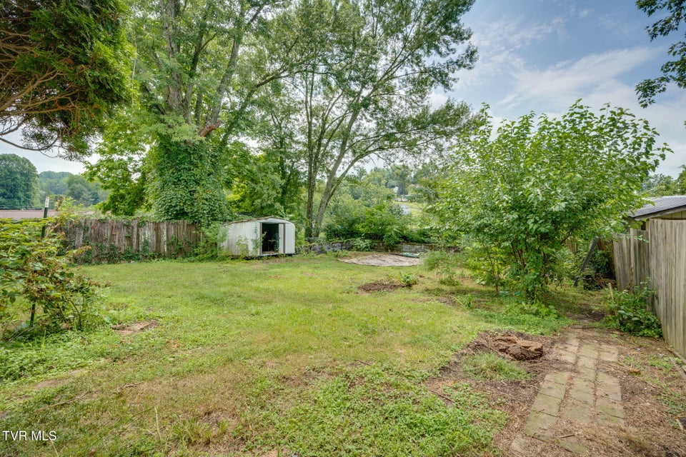 Photo #30: 950 Barker Street