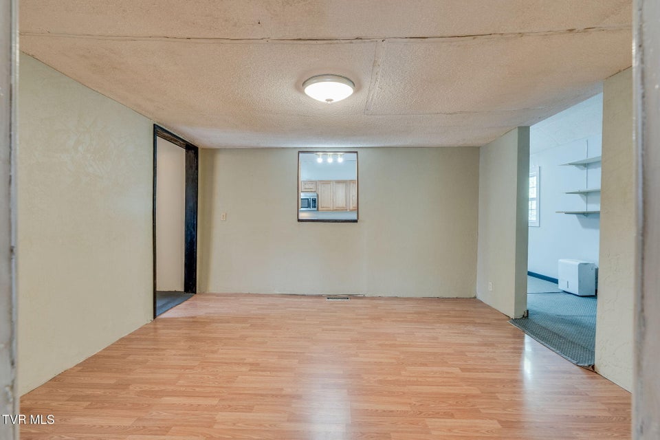 Photo #7: 950 Barker Street