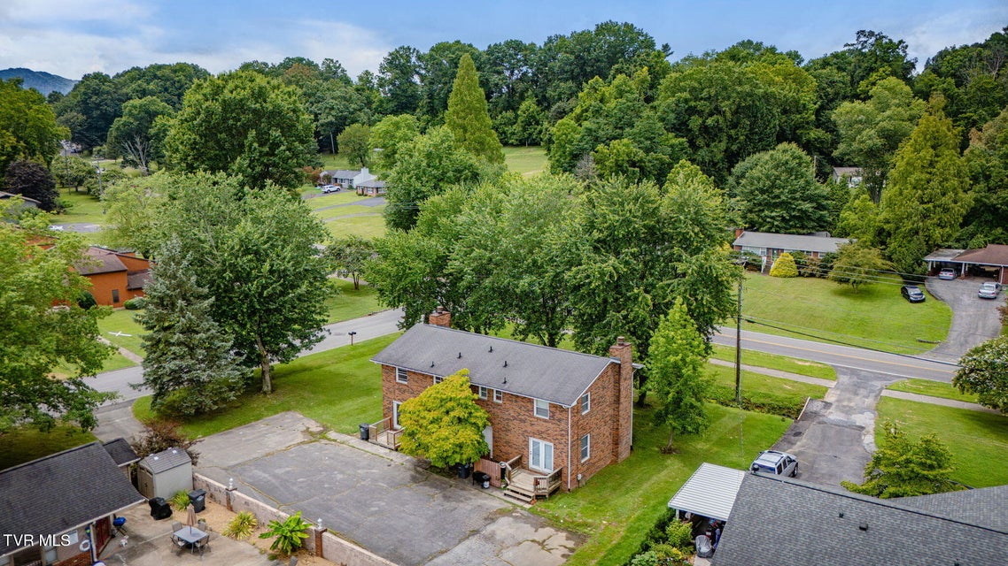 Photo #3: 331 & 329 Ridgefields Road