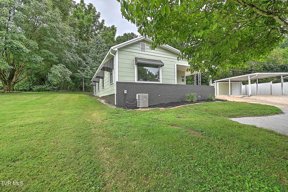 Photo #2: 2571 Lafayette Circle