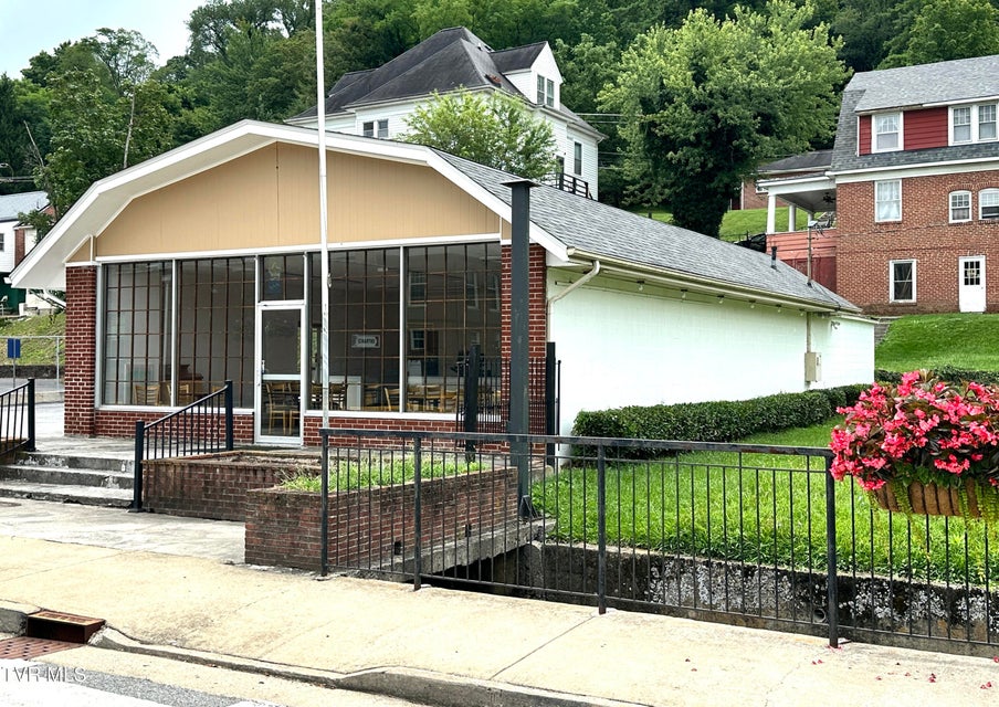 Photo #2: 510 Spring Street