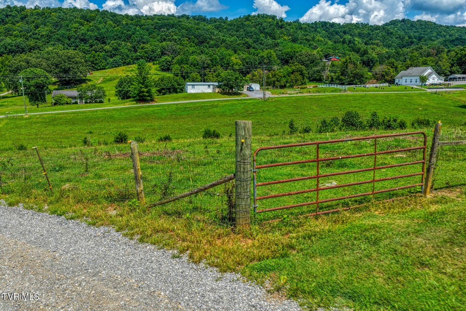 Photo #20: 293 Lee Valley Road