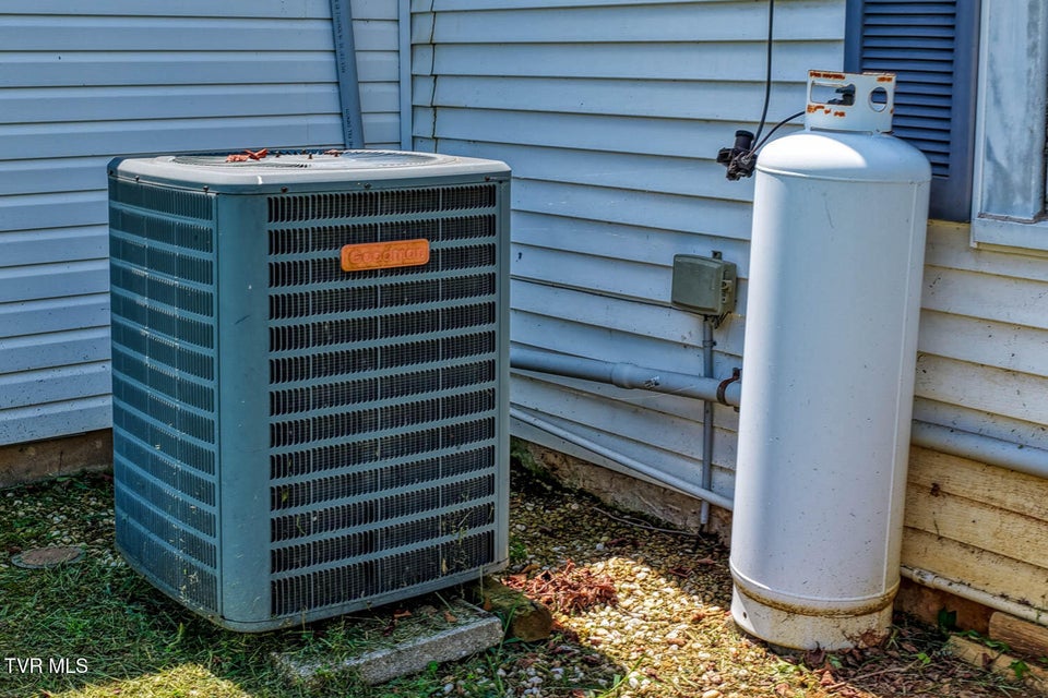 Photo #26: 293 Lee Valley Road