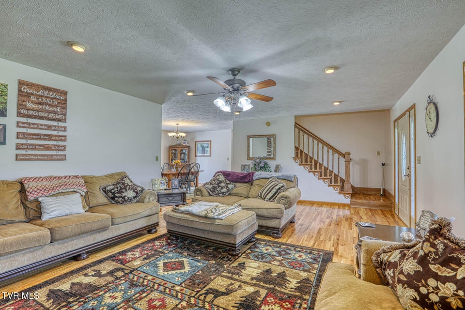 Photo #79: 293 Lee Valley Road