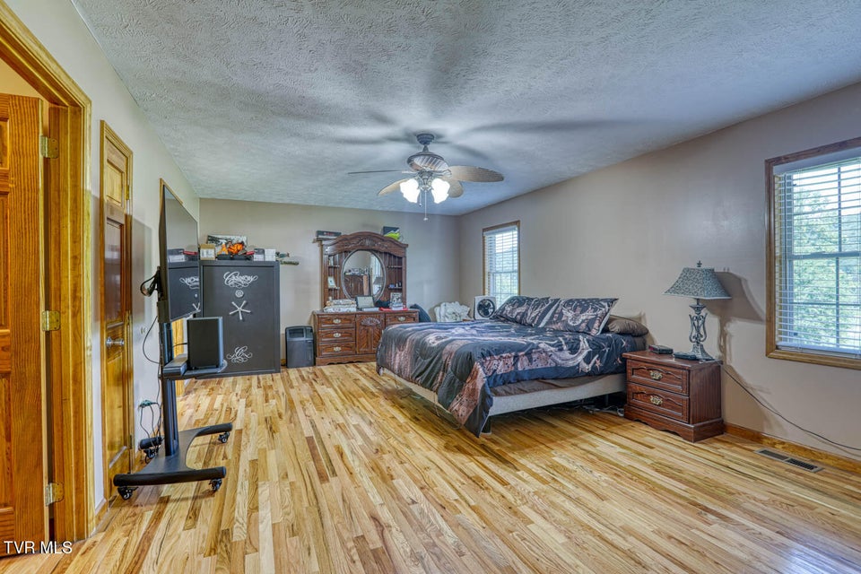 Photo #84: 293 Lee Valley Road