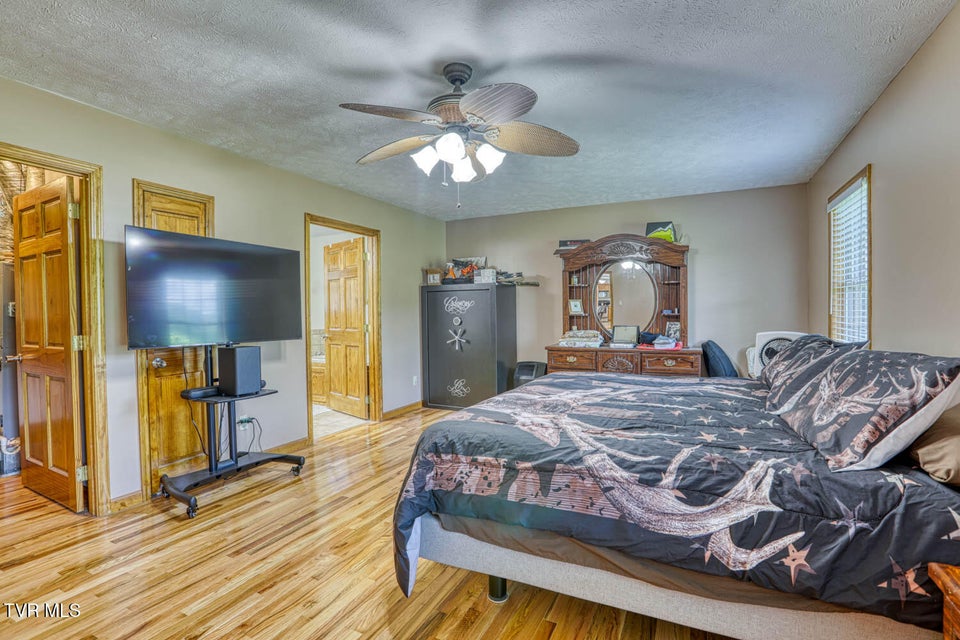 Photo #85: 293 Lee Valley Road