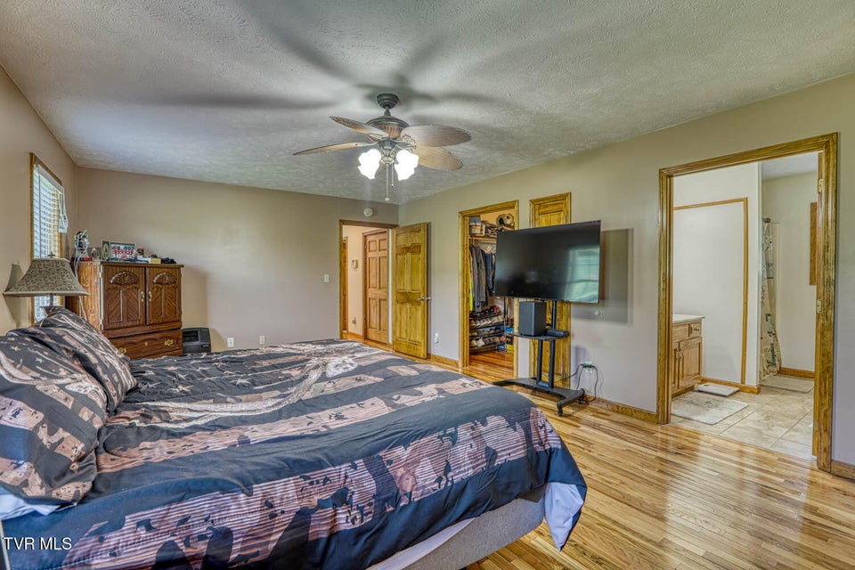 Photo #86: 293 Lee Valley Road