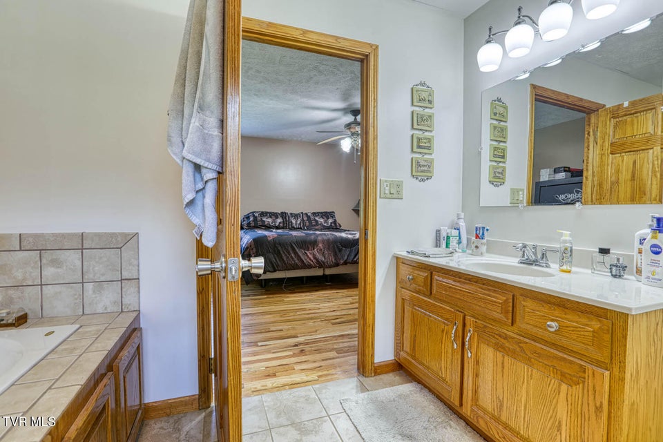 Photo #88: 293 Lee Valley Road