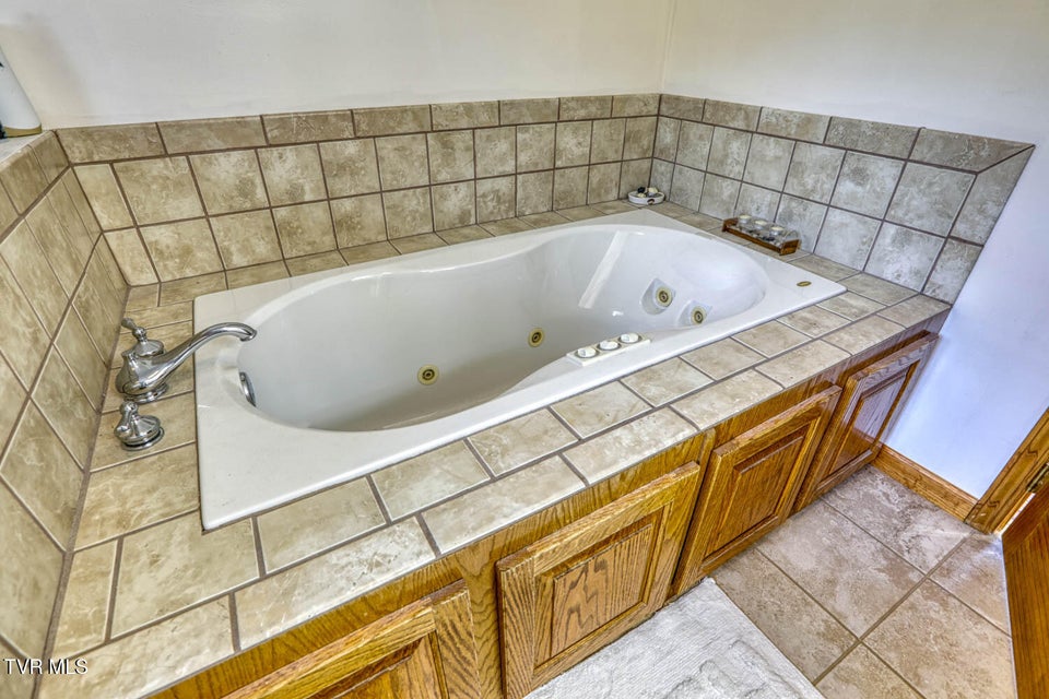 Photo #89: 293 Lee Valley Road