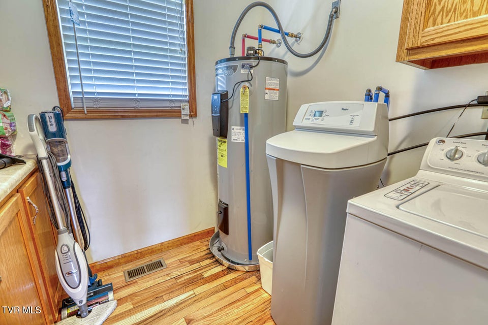 Photo #95: 293 Lee Valley Road