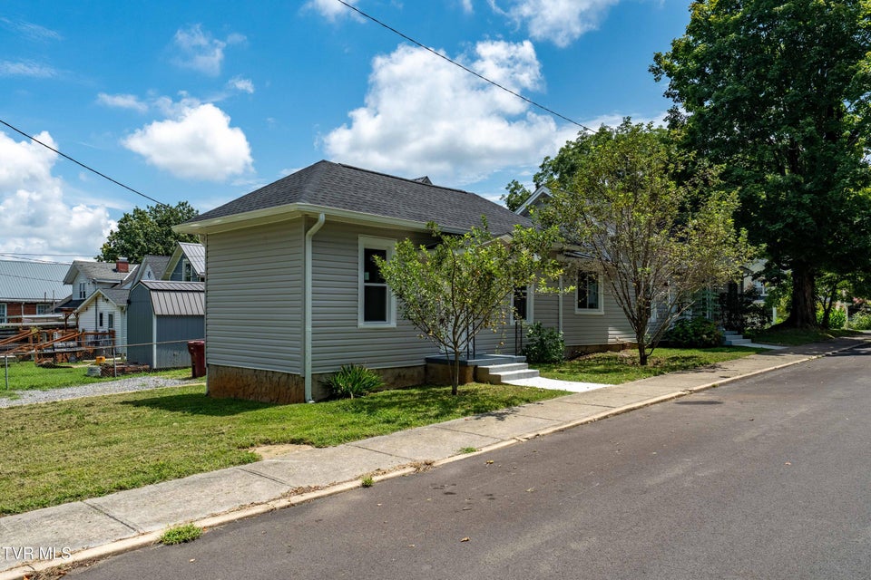 Photo #6: 1007 Spring Street