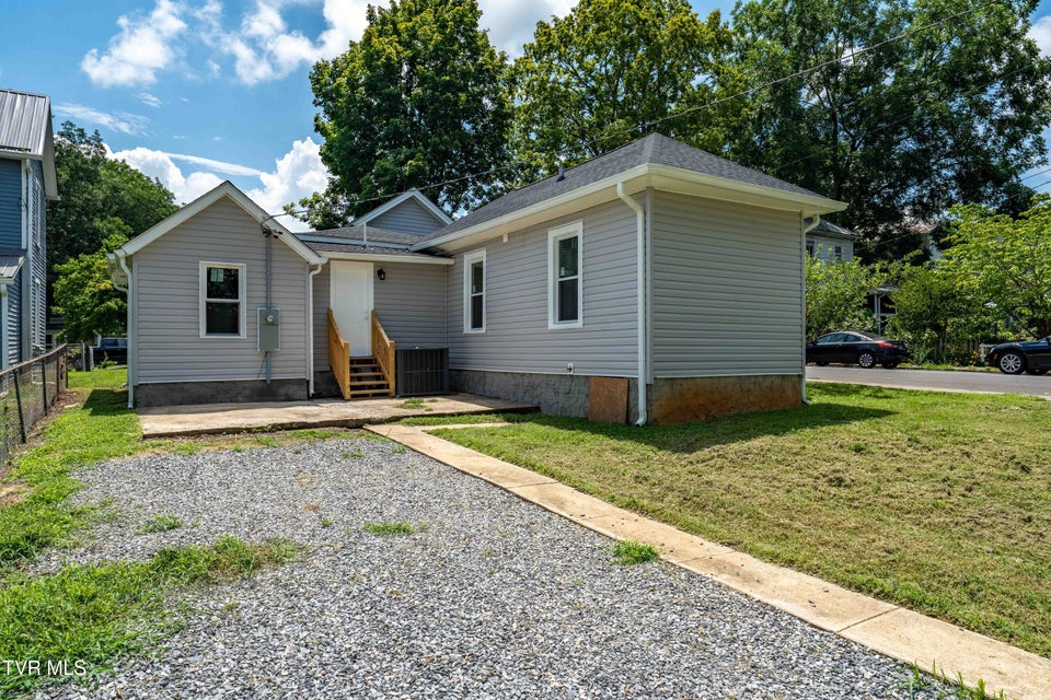 Photo #13: 1007 Spring Street