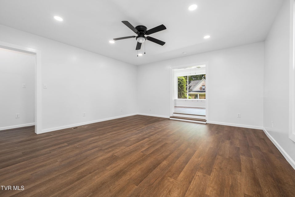 Photo #19: 1007 Spring Street