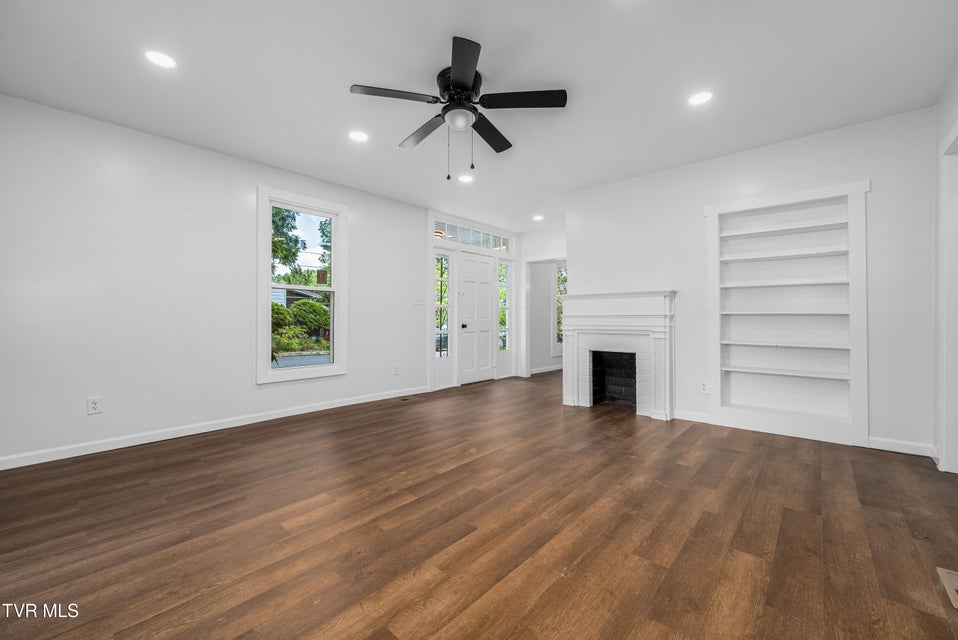 Photo #21: 1007 Spring Street