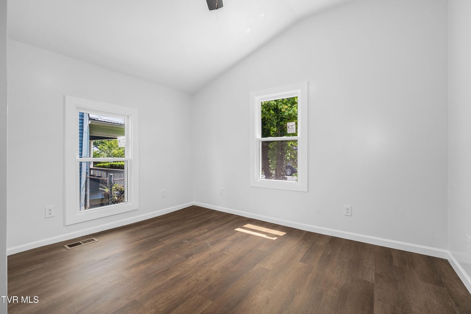 Photo #25: 1007 Spring Street