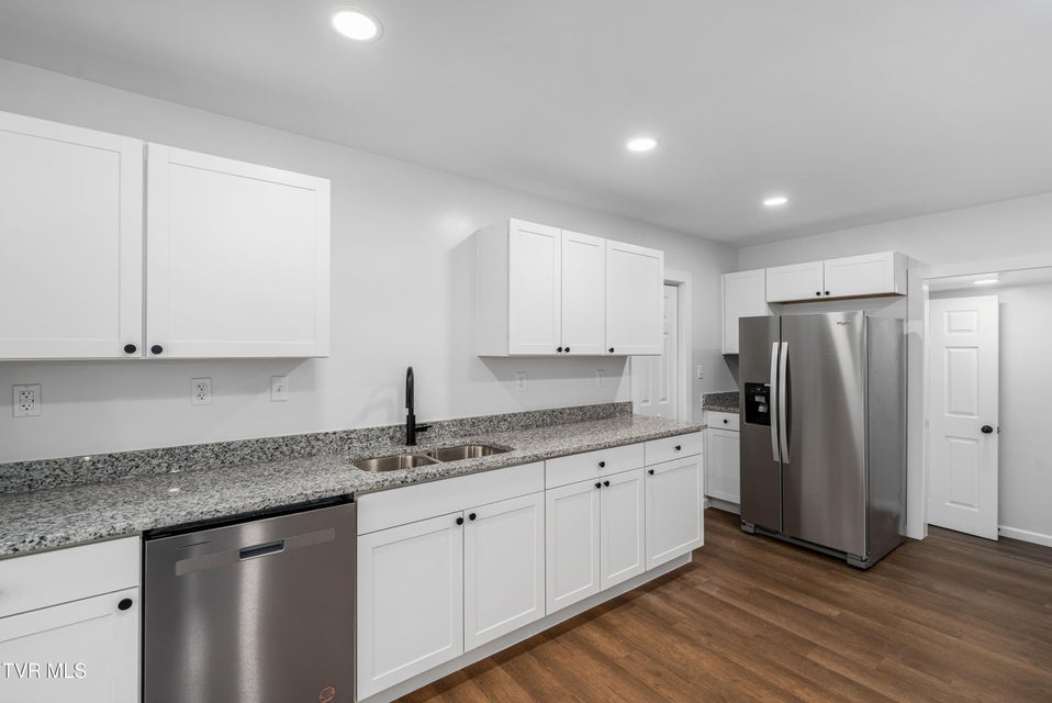 Photo #33: 1007 Spring Street