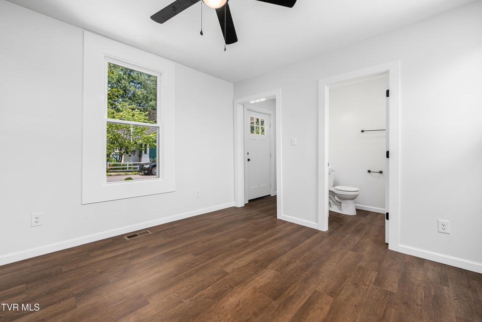 Photo #39: 1007 Spring Street