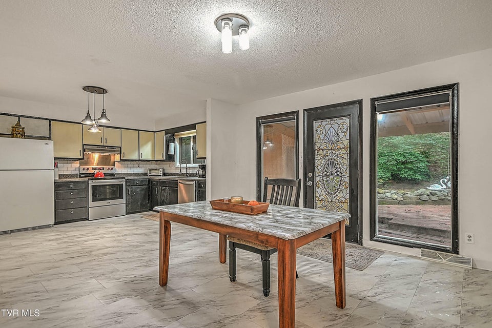 Photo #7: 2933 Cherokee Road