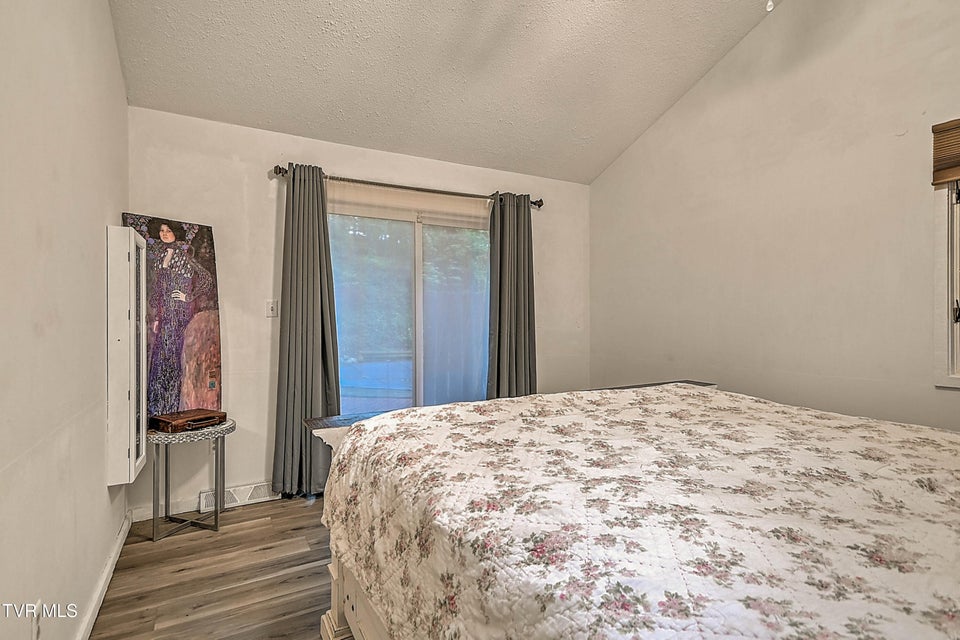 Photo #15: 2933 Cherokee Road