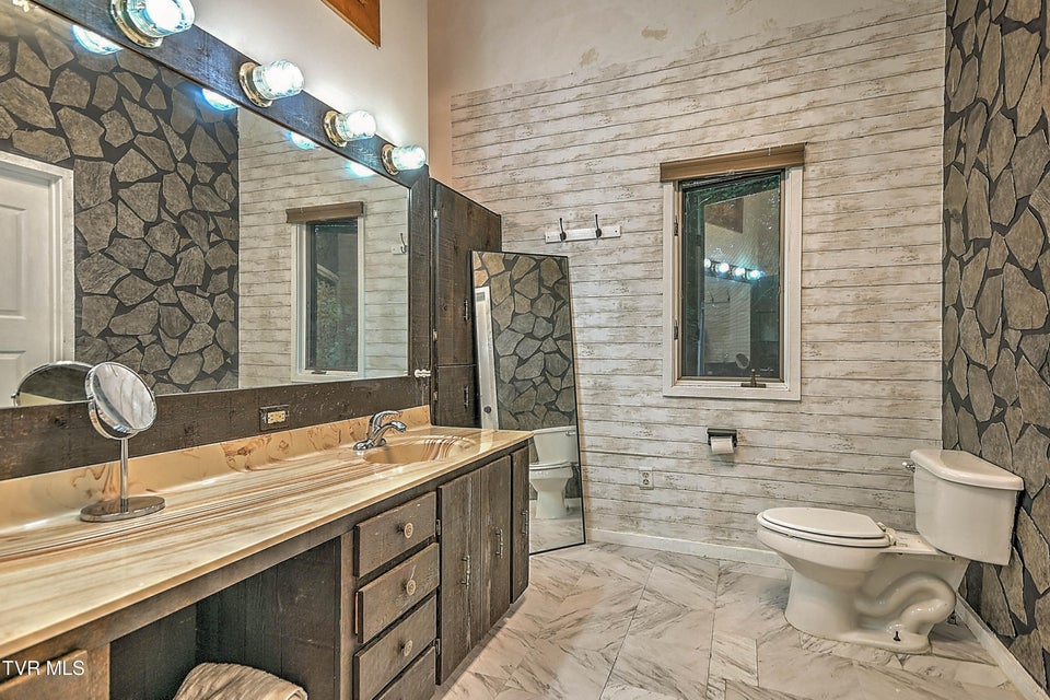 Photo #17: 2933 Cherokee Road