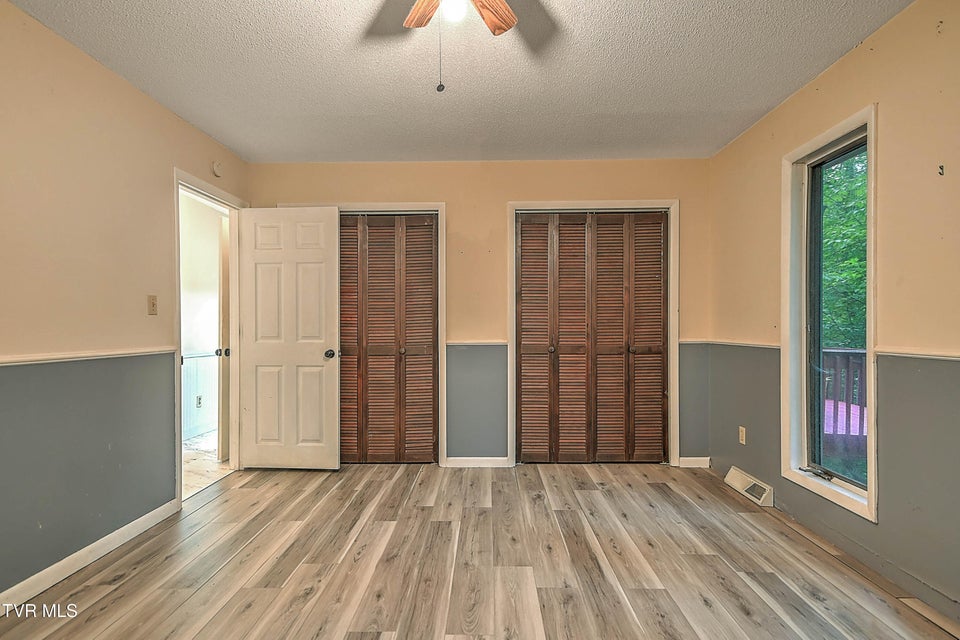 Photo #29: 2933 Cherokee Road