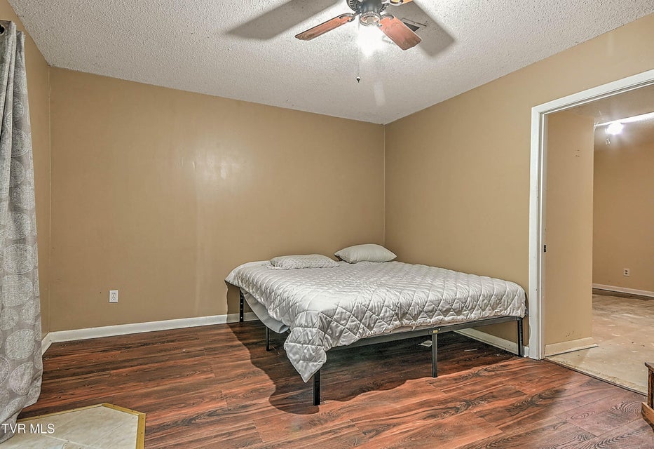 Photo #35: 2933 Cherokee Road