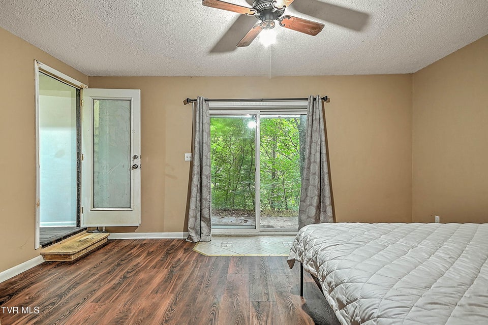 Photo #36: 2933 Cherokee Road