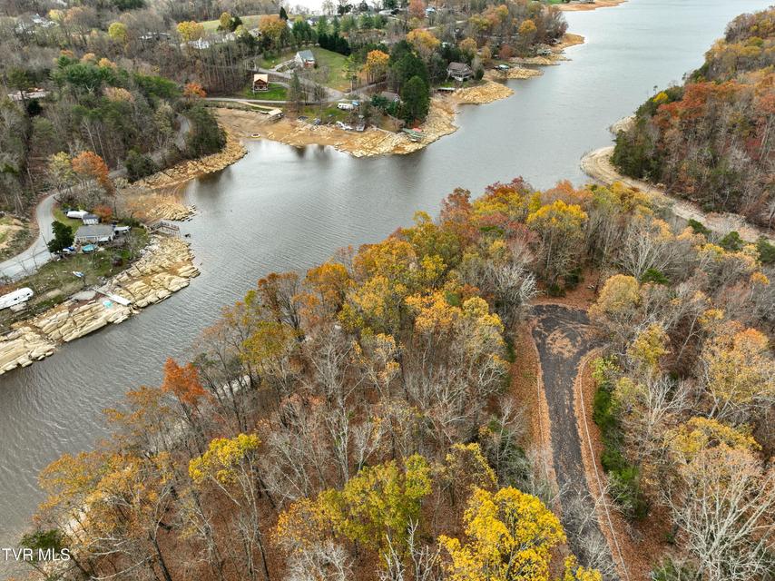 Photo #7: 121 Pointe Drive