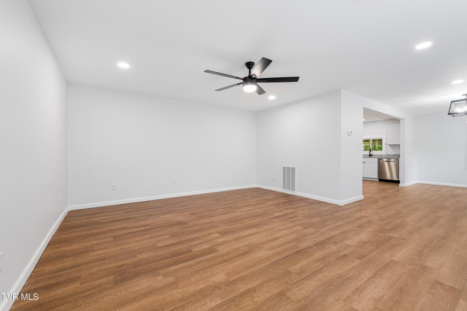 Photo #4: 6573 Kingsport Highway