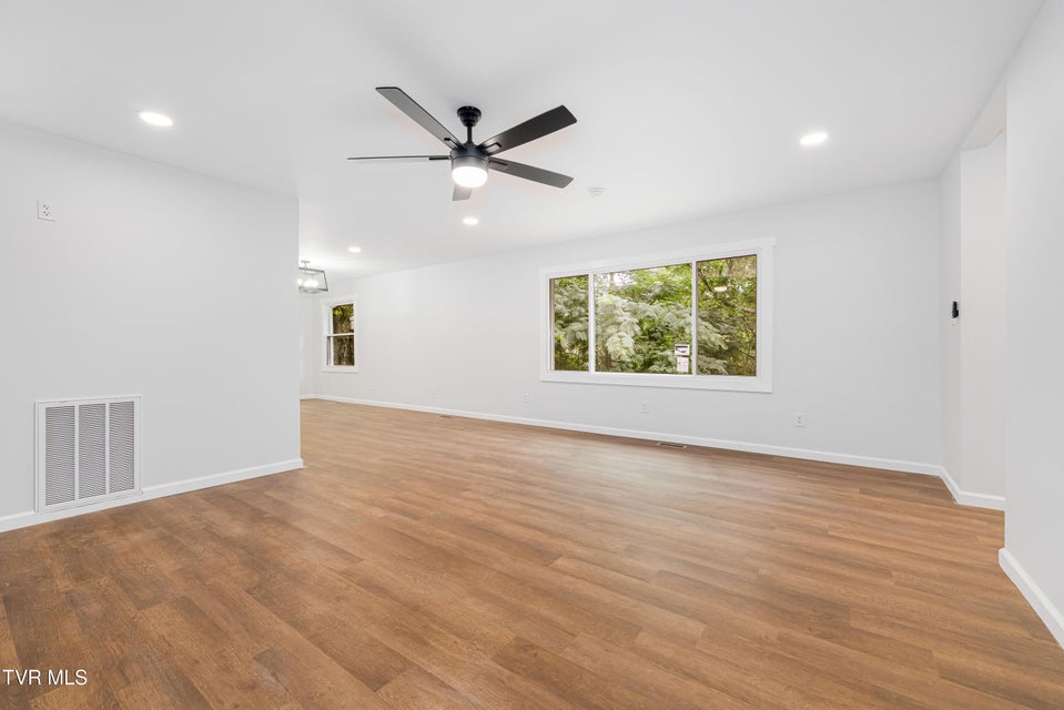 Photo #33: 6573 Kingsport Highway