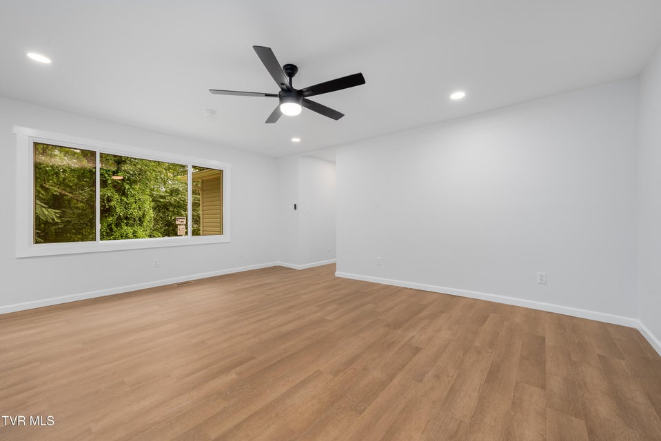 Photo #34: 6573 Kingsport Highway