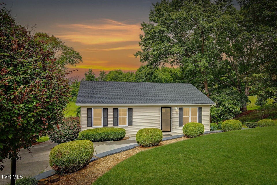 Photo #2: 311 Jefferson Drive