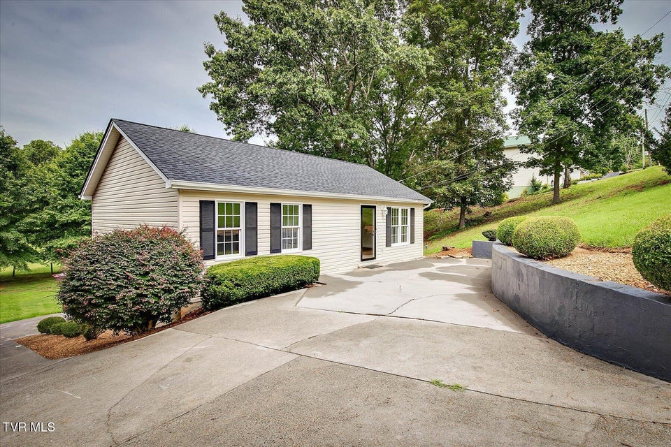Photo #3: 311 Jefferson Drive