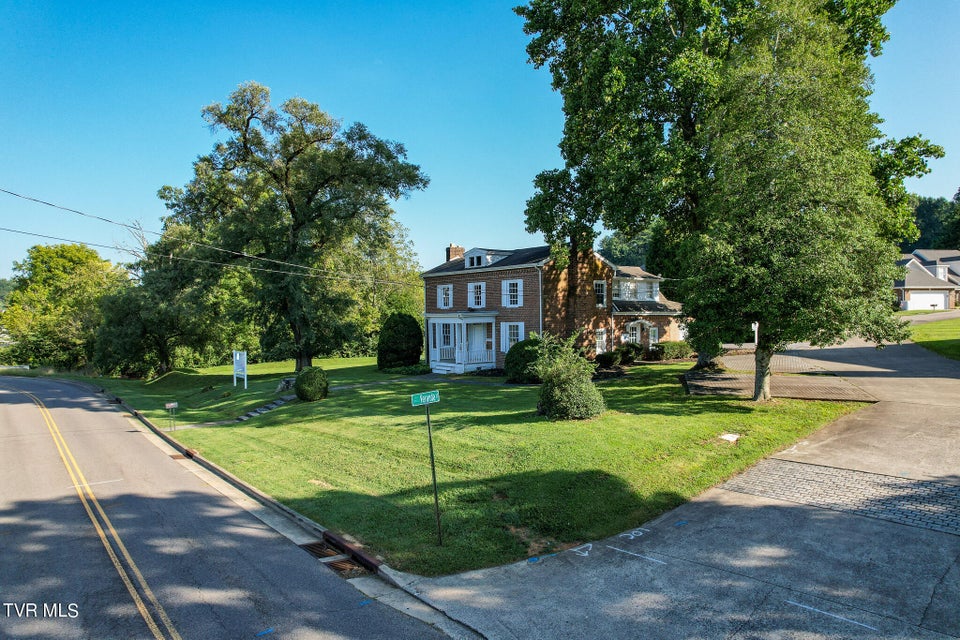 Photo #2: 1606 Hannah Street