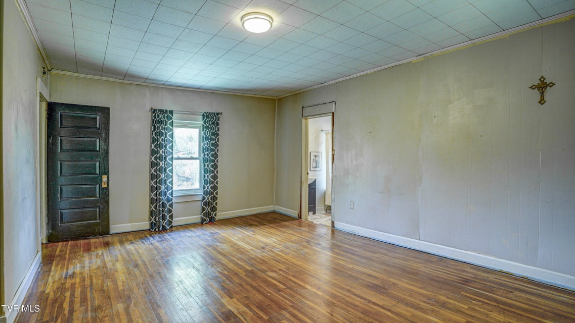Photo #37: 4743 Greenwood Drive