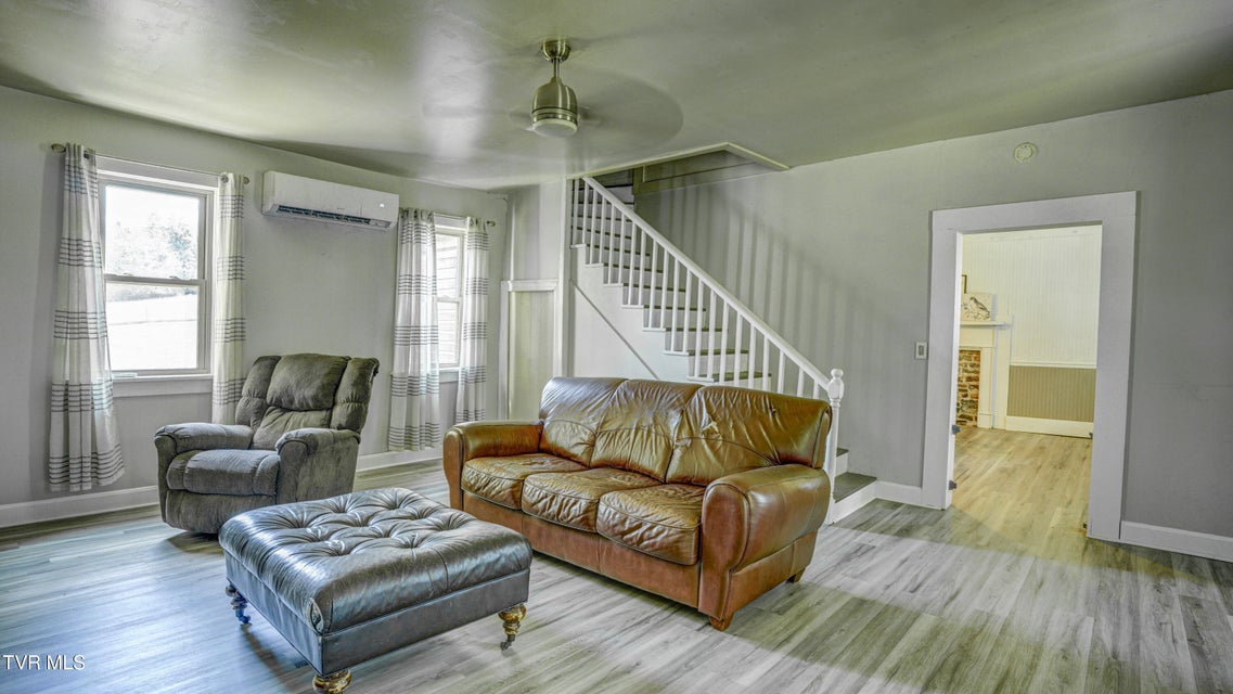 Photo #19: 4743 Greenwood Drive