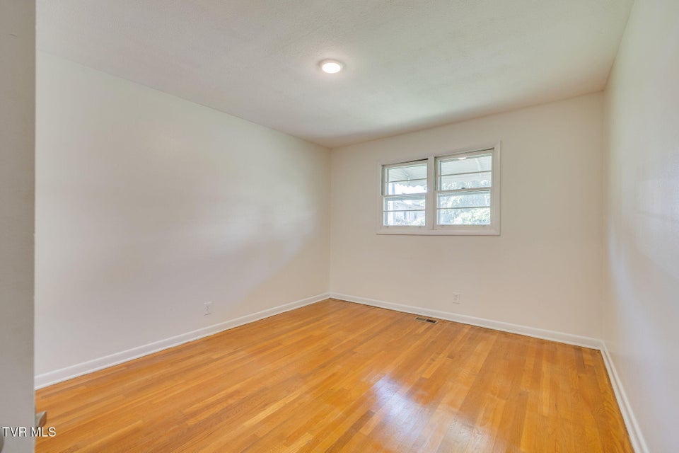 Photo #12: 908 Hillcrest Drive