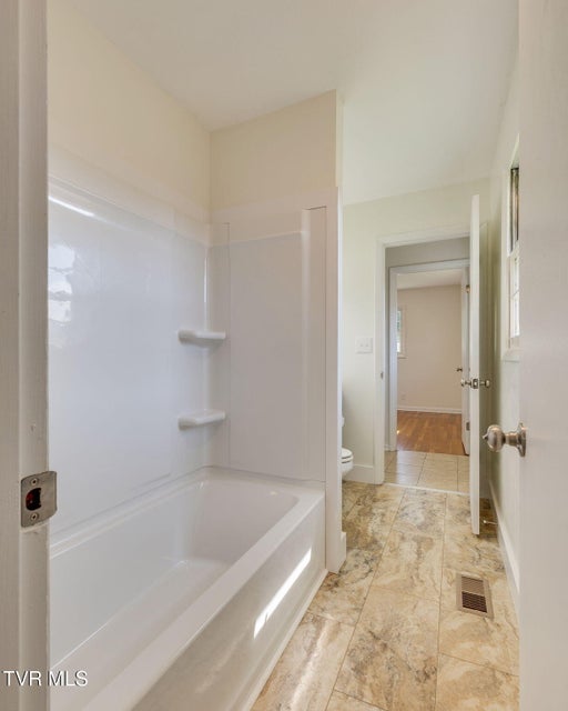 Photo #15: 908 Hillcrest Drive