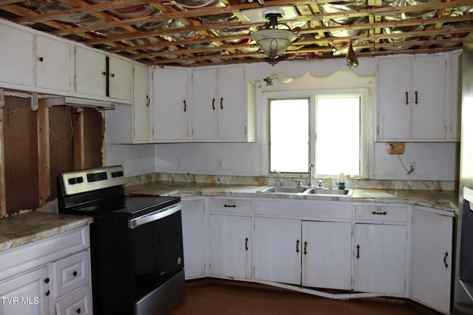 Photo #16: 406 Prospect Avenue
